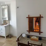 Magnanerie De Sainte Croix Πανσιόν 4*