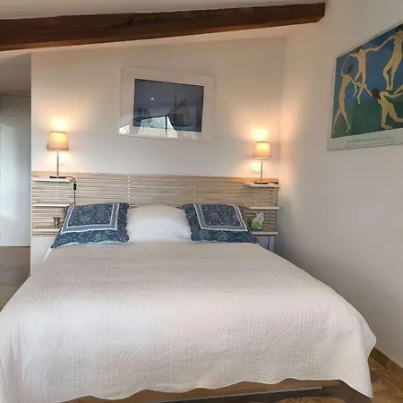 Magnanerie De Sainte Croix 4*
