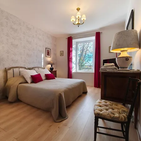 Magnanerie De Sainte Croix 4*