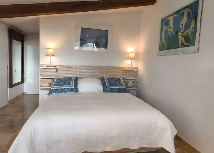 Magnanerie De Sainte Croix 4*