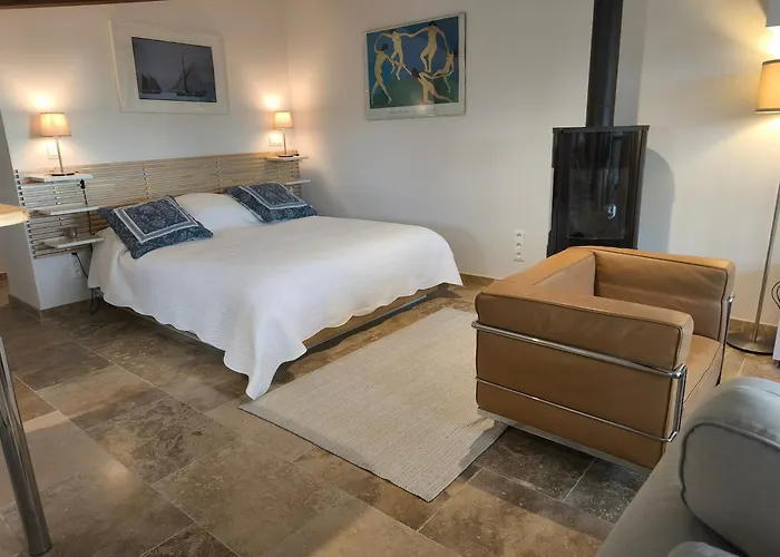 Magnanerie De Sainte Croix